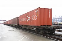 Kontejnerový vlak směřuje do ČR
